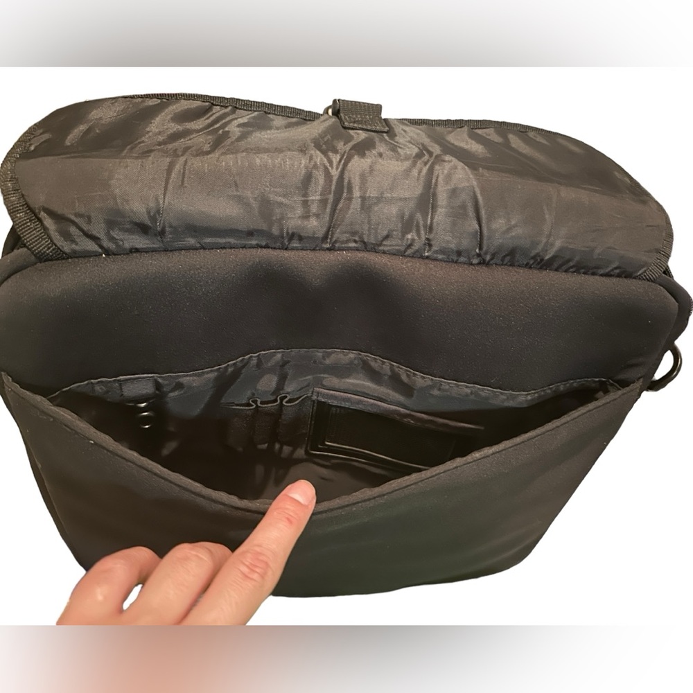 Targus Cvr200 Slip Labtop / Notebook Case - image 7